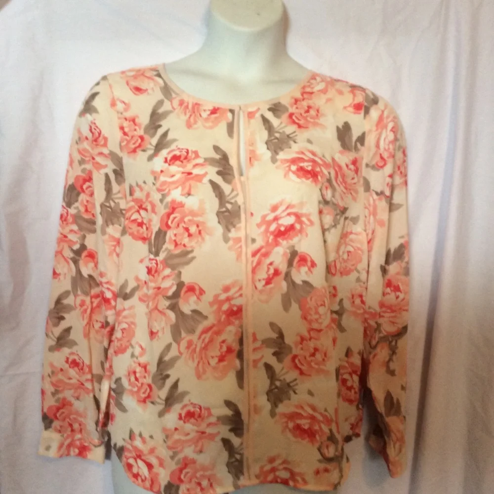 Peach Flower top classic look L - Picture 2 of 3